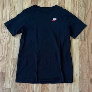 Nike T Shirt Boys XL Black Red Swoosh Logo The Nike Tee Casual